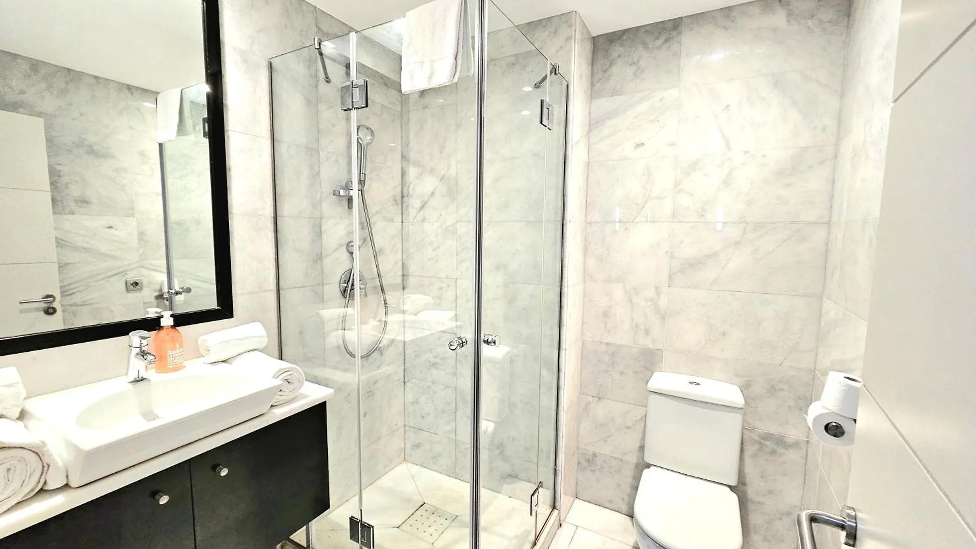 Casares Del Mar Luxury Beach Apartment Spain
