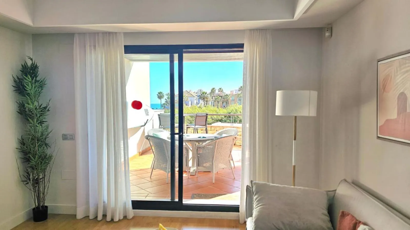 Casares Del Mar Luxury Beach Apartment Spain